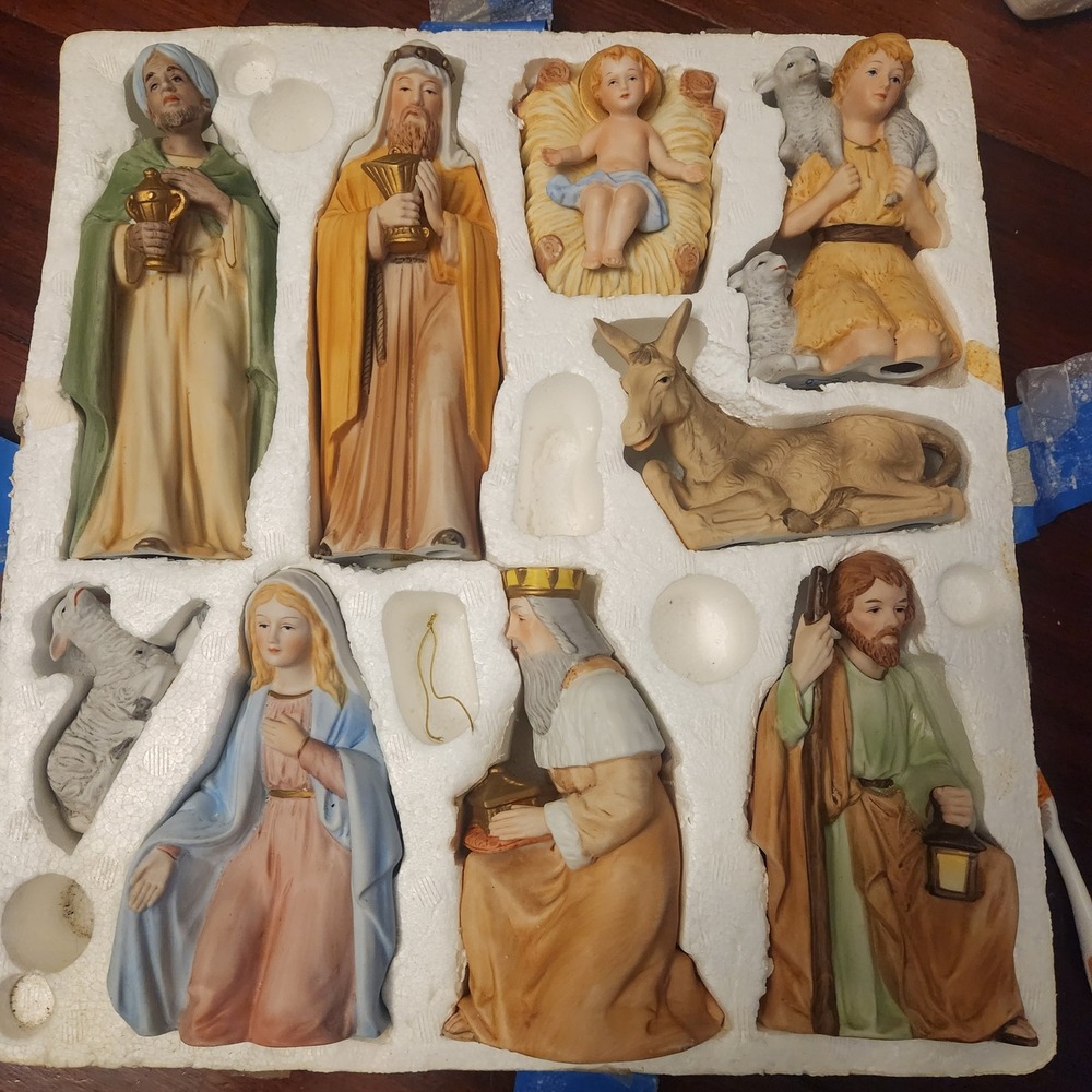 Vintage Homco 5599 Porcelain Nativity Set 8 Piece Christmas Manger Figurines